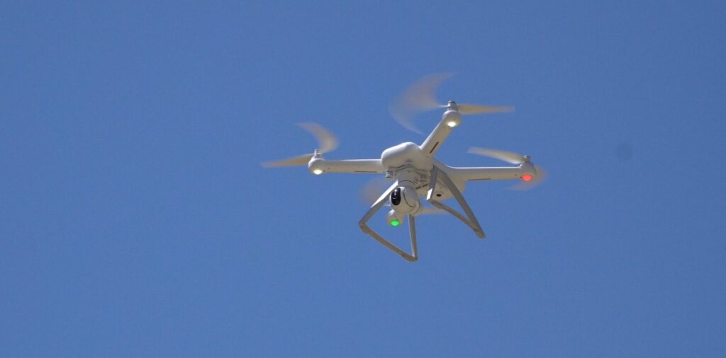 czas lotu dronem