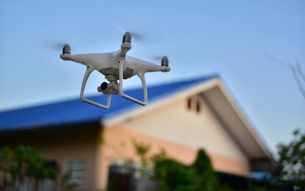 czy można nagrywać dronem dom obraz 1